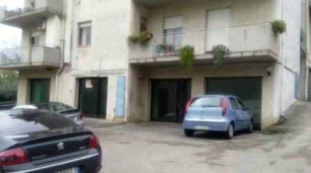C/V2X   A VASTO (CH) VENDESI LOCALE COMMERCIALE