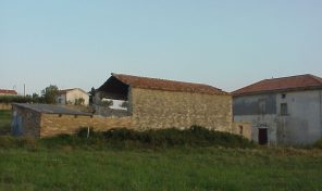 R/FV103  A GISSI (CH) BORGO RURALE CON PIU FABBRICATI-ACCATASTATI-DA RISTRUTTURARE