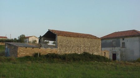 R/FV103  A GISSI (CH) BORGO RURALE CON PIU FABBRICATI-ACCATASTATI-DA RISTRUTTURARE