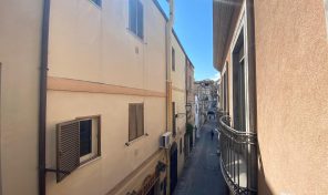RIF:R/LM103 A VASTO (CH) CENTRALISSIMO AFFITTA APPARTAMENTO MOBILIATO INDIPENDENTE SU PIU PIANI CON TERRAZZO