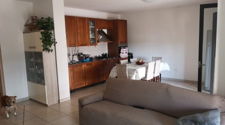 RIF:R/LL2 A VASTO (CH) AFFITTA APPARTAMENTO 1° P. IN PICCOLO CONDOMINIO  DI RECENTISSIMA COSTRUZIONE 3 CAMERE LETTO CON GARAGE E PARCHEGGIO ESTERNO   