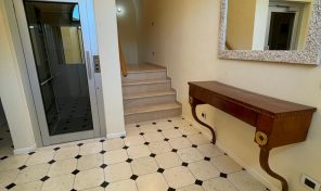 R/LM106 A VASTO (CH) P.ZZA ROSSETTI AFFITTA CASA TERRA/TETTO FINEMENTE RISTRUTTURATO ED ARREDATO SU 2PIANI CON ASCENSORE        