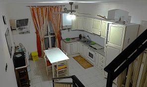 RIF:R/VI85 A VASTO (CH) VENDE CASA TERRA/TETTO IN CENTRO RISTRUTTURATA A POCHI PASSI DAL BELVEDERE