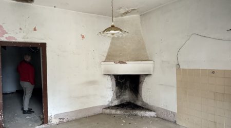 RIF: R/VI86 A VASTO (CH) VENDE IN ZONA PUNTA PENNA CASA TERRA/TETTO DA RISTRUTTURARE E CON POSSIBILITA’ DI SOPRAELEVARE ANCORA UN PIANO