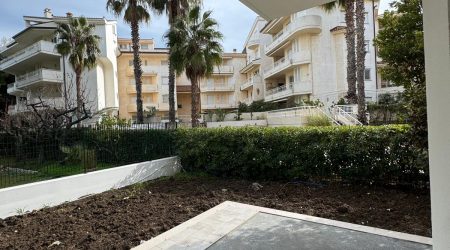 VASTO MARINA (CH)  APPARTAMENTI IN PRONTA CONEGNA DA POTER SCEGLIERE, CON TERRAZZO e/o GIARDINO  E FINITURE DI PREGIO -PANNELLI SOLARI-ACCESSO DIRETTO A MARE-CENTRALE SU VIALE DALMAZIA